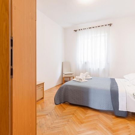 Apartman Nora Omiš Buitenkant foto