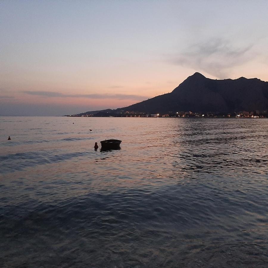 Apartman Nora Omiš Buitenkant foto