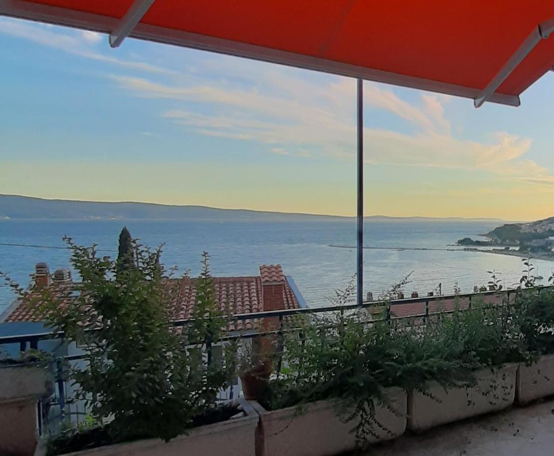 Apartman Nora Omiš Buitenkant foto