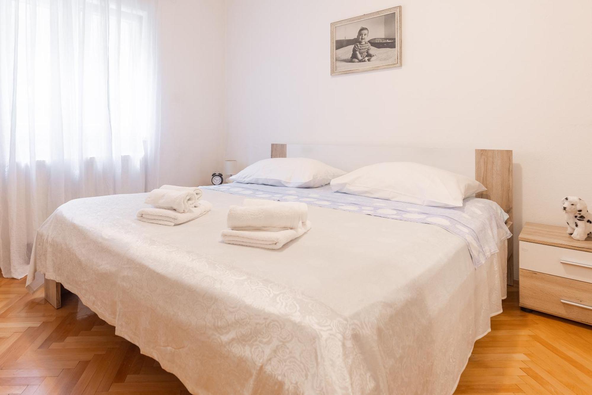 Apartman Nora Omiš Buitenkant foto