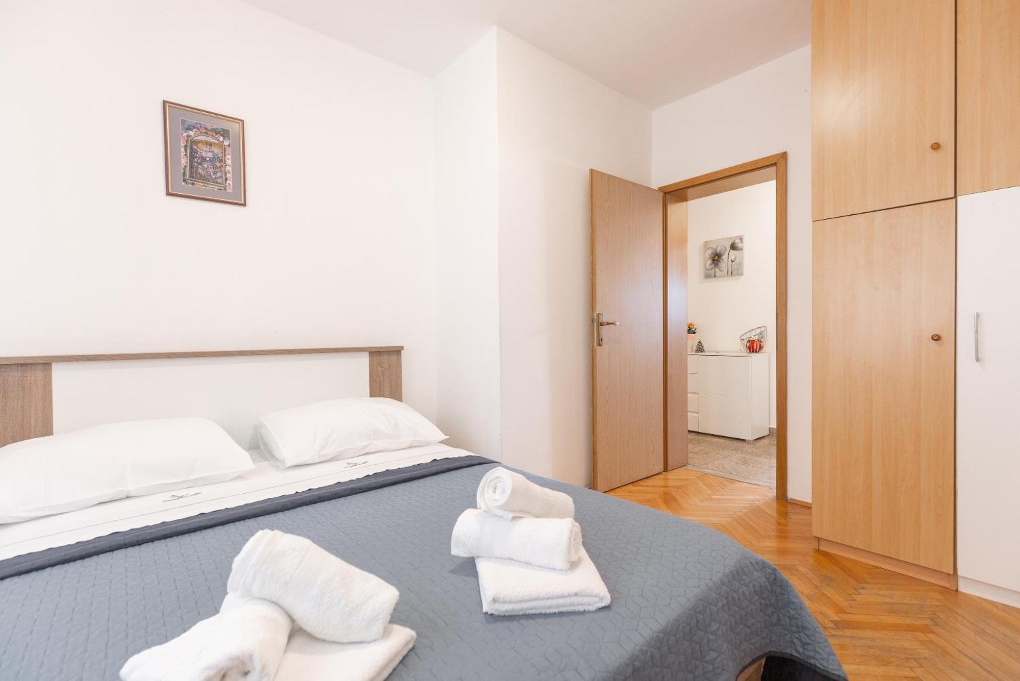 Apartman Nora Omiš Buitenkant foto
