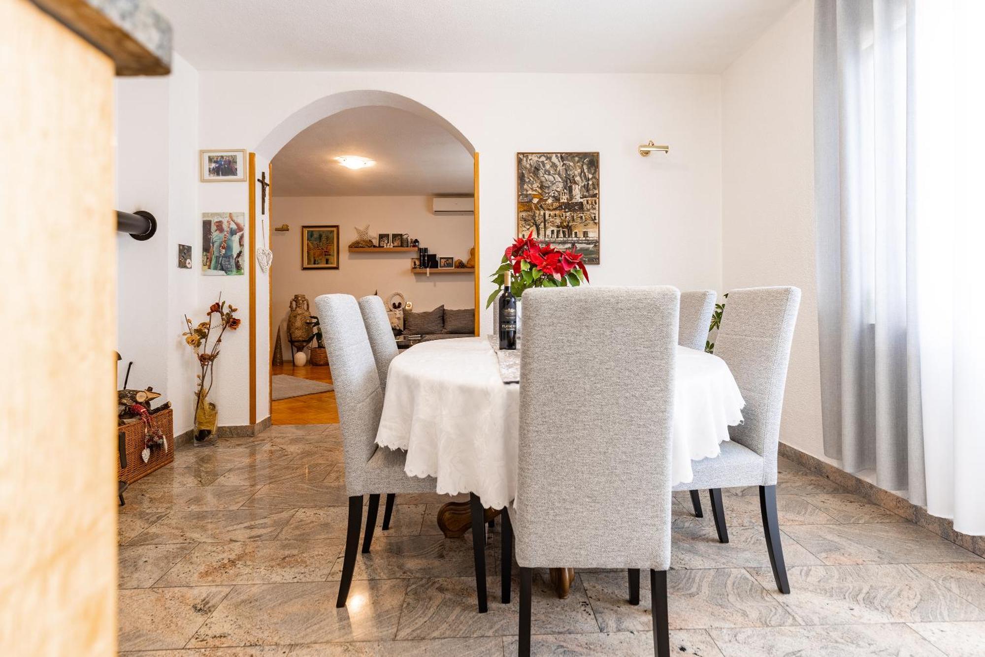 Apartman Nora Omiš Buitenkant foto
