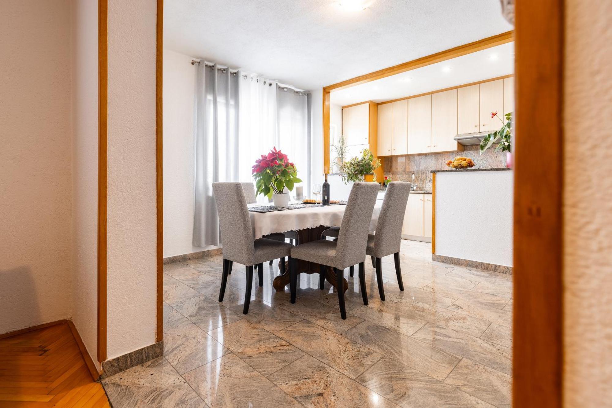 Apartman Nora Omiš Buitenkant foto