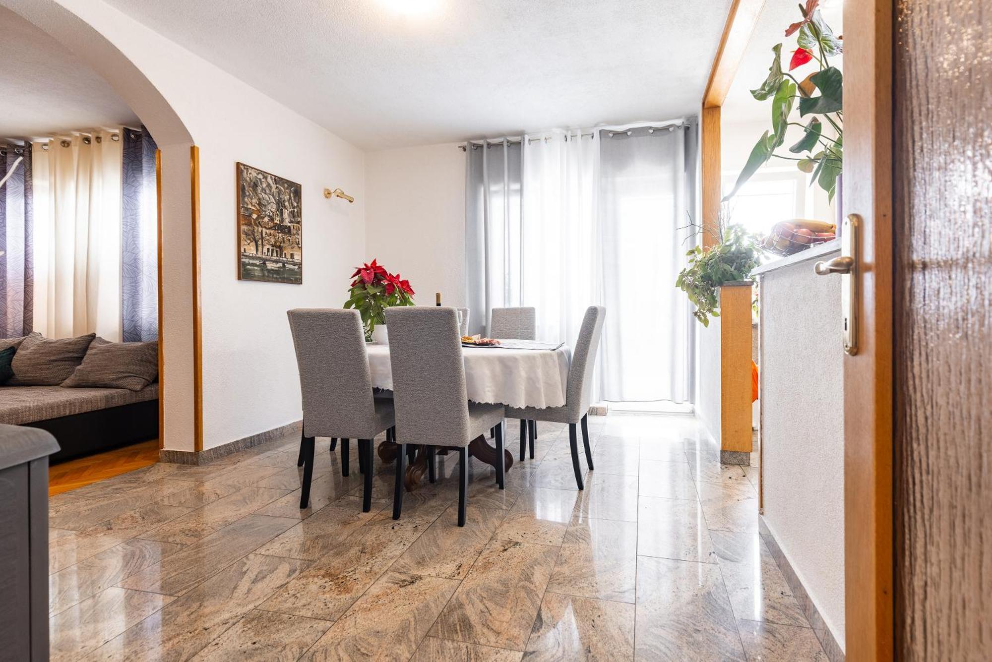 Apartman Nora Omiš Buitenkant foto
