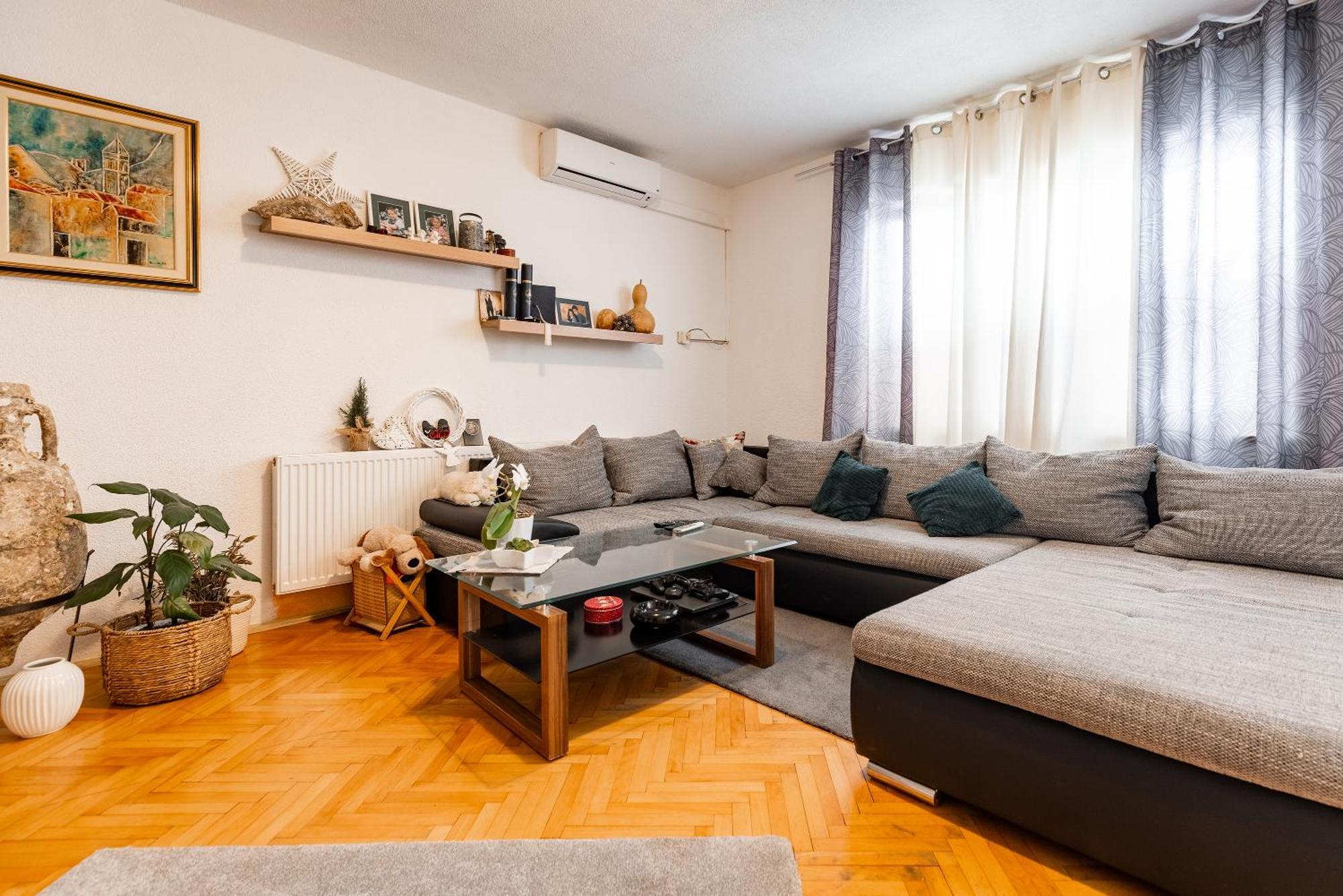 Apartman Nora Omiš Buitenkant foto